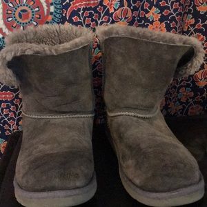 Bailey button short uggs